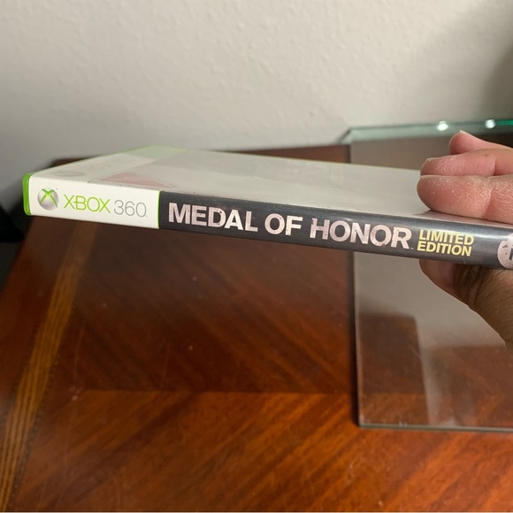XBox 360 Medal of Honor Limited Edition Video Game - Picture 3 of 5